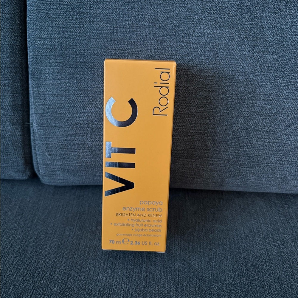 Rodial Vit C Papaya Enzyme Scrub